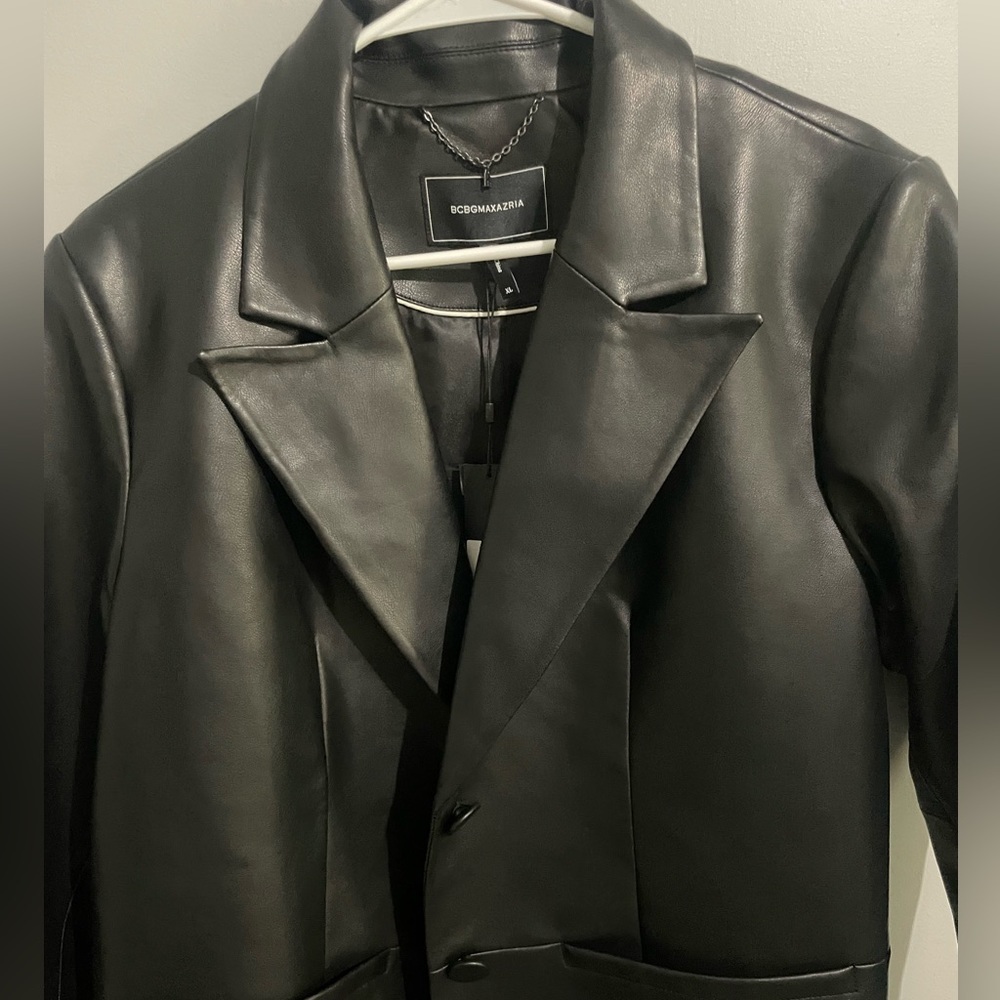 BCBGMAXAZRIA  oversized blazer - Picture 8 of 11
